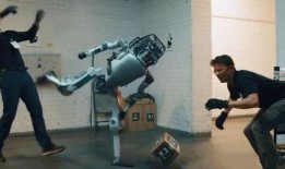 不是机器人在线观看,在线观看背后的科技奥秘