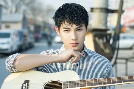 娱乐吃瓜君郑业成,娱乐吃瓜界的风云人物